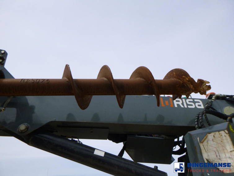 Renault D240 DTI 4x2 + Risa G2T drilling installation 17