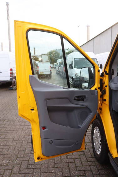 Ford Transit 19