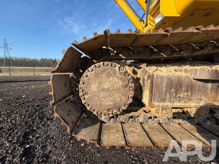 Komatsu PC210LC-10 27