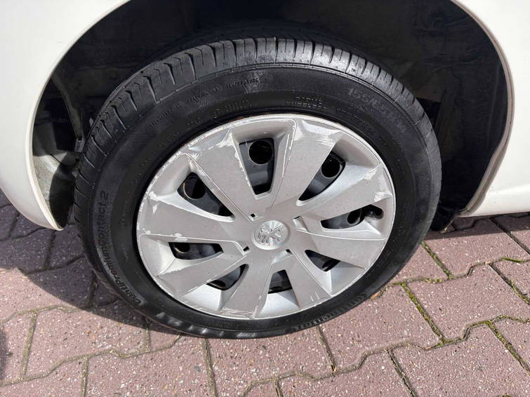 Peugeot 107 1.0 Access Basic 11
