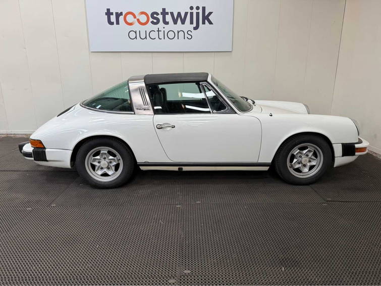 Porsche 911 T Targa 6