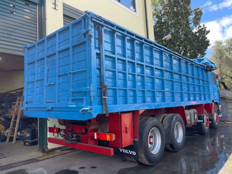 Volvo F 12 17
