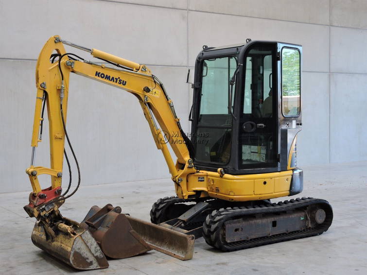 Komatsu PC26 2