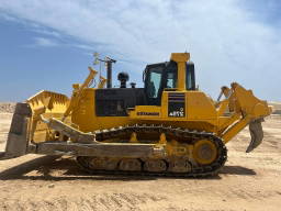 Komatsu D275A-5R EXW - Abu Dhabi