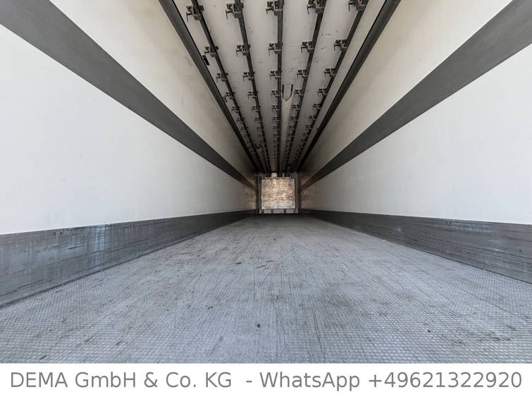 Schmitz Cargobull SCBS3BRohrbahnenFleischhangSchmitz-Achsen 11