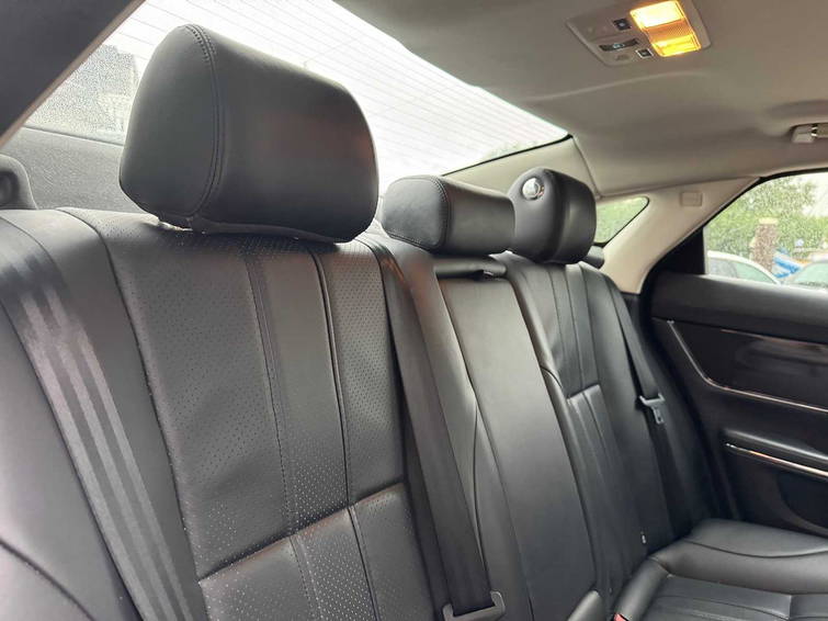 Jaguar XJ 3.0 V6D Portfolio 19