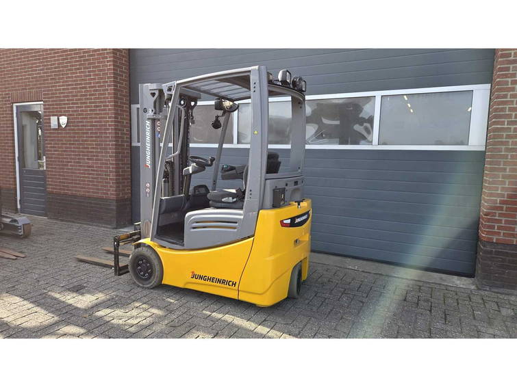 Jungheinrich EFG 215 2
