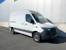 Mercedes-Benz Sprinter 317 NavigatieCruise ControlZetelverwarmingDodehoekVerkeersbordassistActieve Spoorassistent