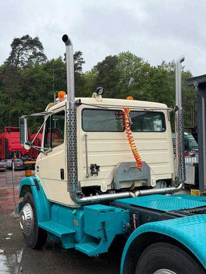 Freightliner FL70 4x2 elek verschiebbare Sattelkupplung TOP 4