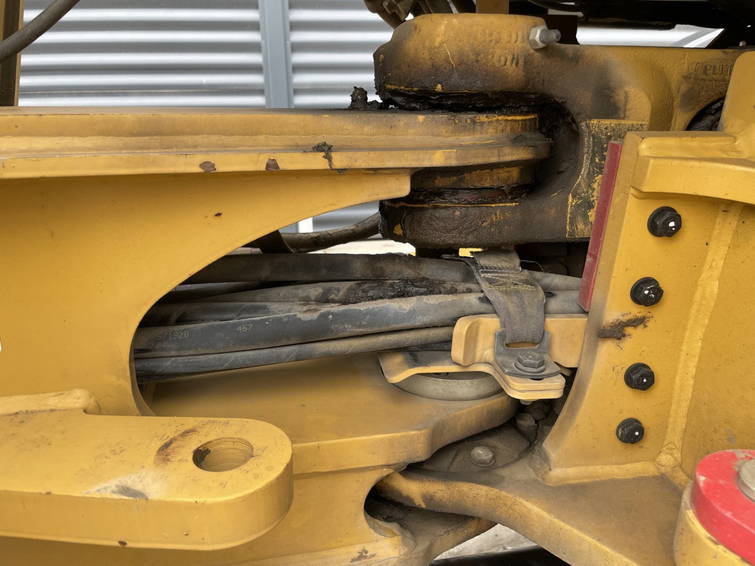 Caterpillar 908M 13