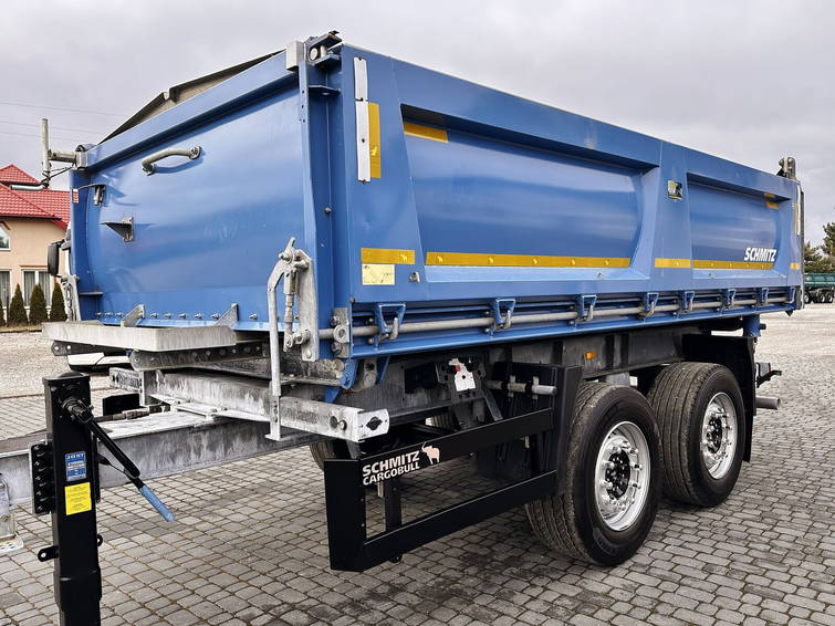 Schmitz Cargobull Kipper Trailer / 3 side / milage 87 000 km As. new 2