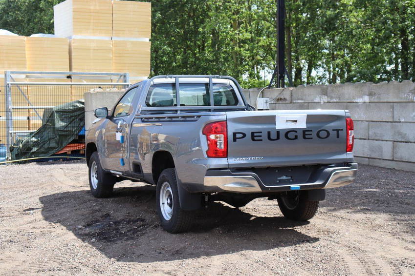 Peugeot Landtrek 4