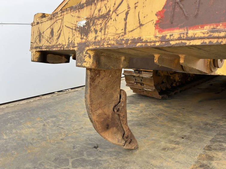 Caterpillar D8T - Ripper / German Machine 19