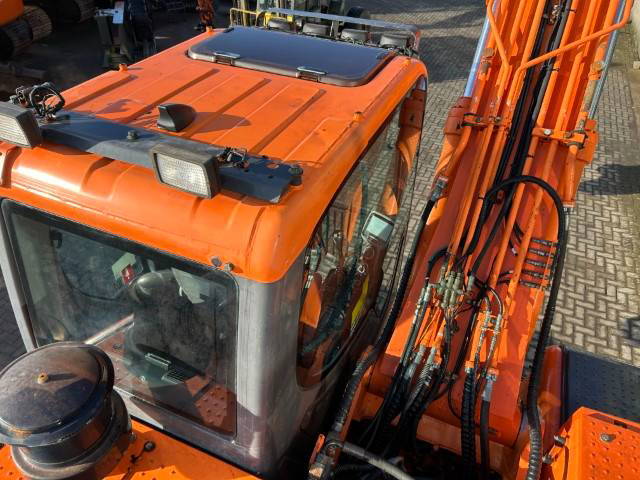 Doosan DX 180 LC-3 17