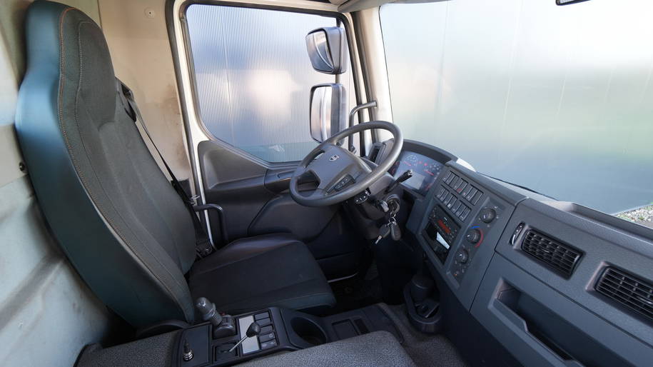 Volvo FL 260 Daycabin Terminal Tractor Like NEW 47.000KM 8
