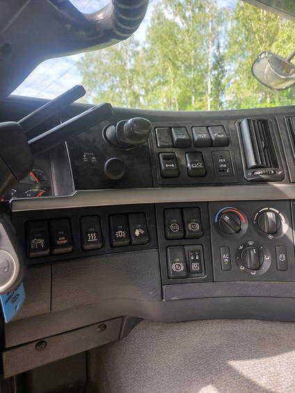 Volvo FM 460 6x2 HMF3020 Reach 19m Lift 5.3ton 28