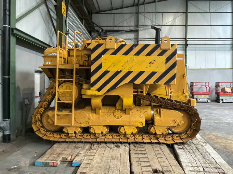 Caterpillar 4