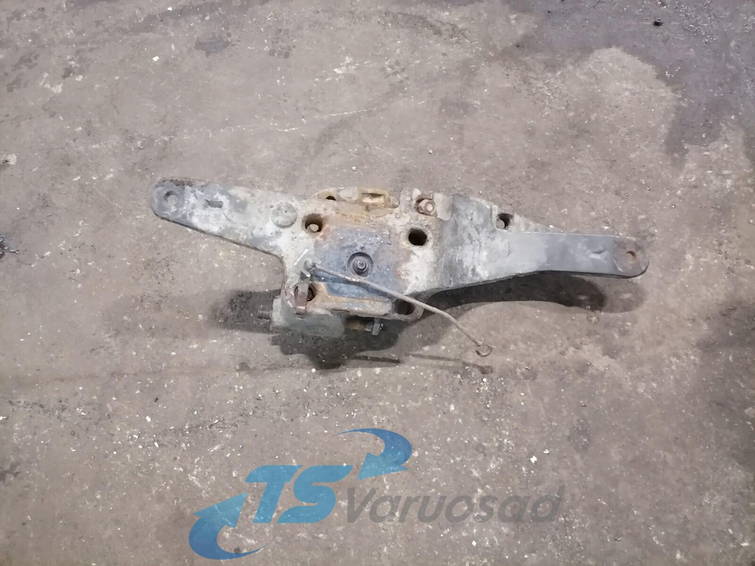 Volvo Air suspension bracket 1