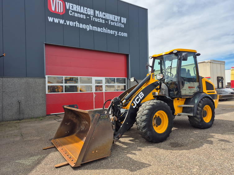 JCB 409 T4 1