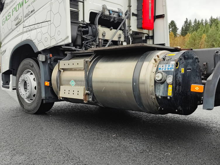 Volvo FH 460 LNG 6X2 3900 13