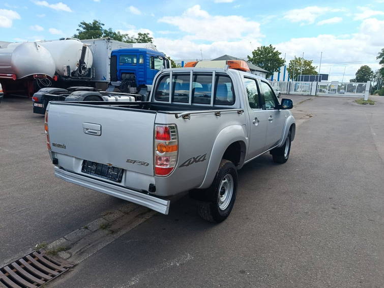 Mazda BT-50 mit Rundumleuchten 3