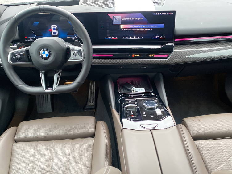 BMW 5-serie 520 iA M SportStandheizungAnhängerkupplung 9