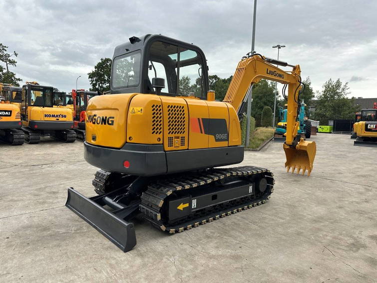 LiuGong CLG906E 4