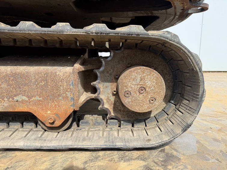 Kubota KX027-4 - Hammer Lines / Quick Coupler 22