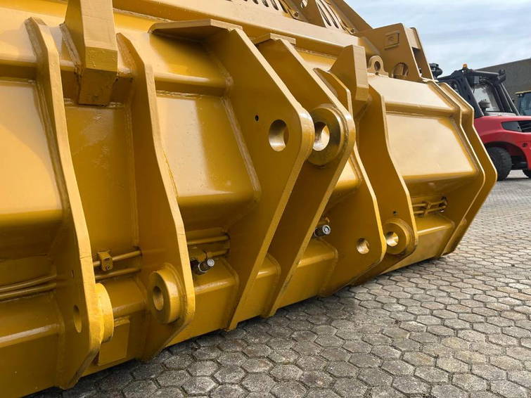 Caterpillar 966 972 high tip bucket 8.6 m3 9