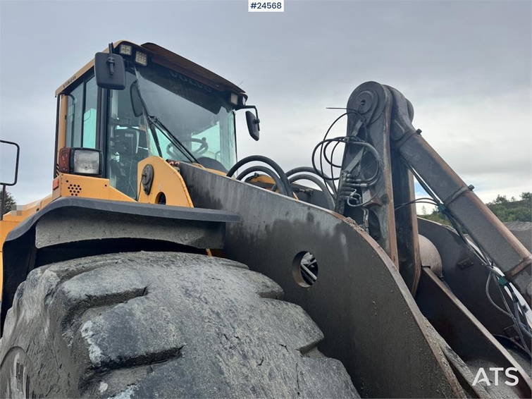 Volvo L220G Wheel Loader with Bucket Watch Video 19