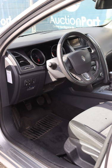 Renault Latitude 22