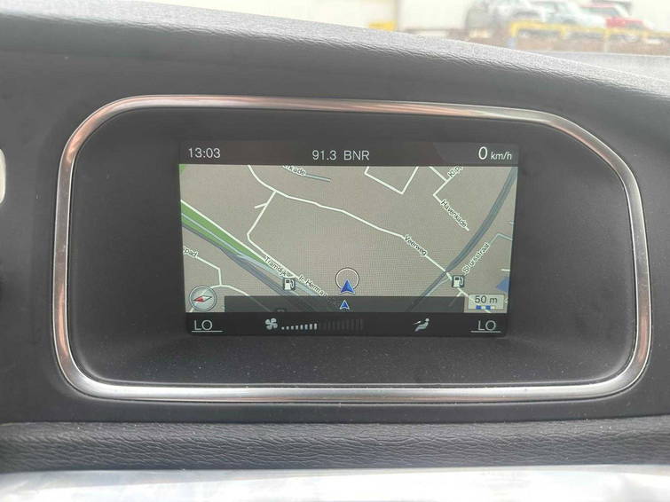 Volvo V40 2.0 T3 Summum 13