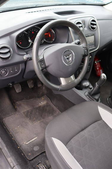 Dacia Sandero 26