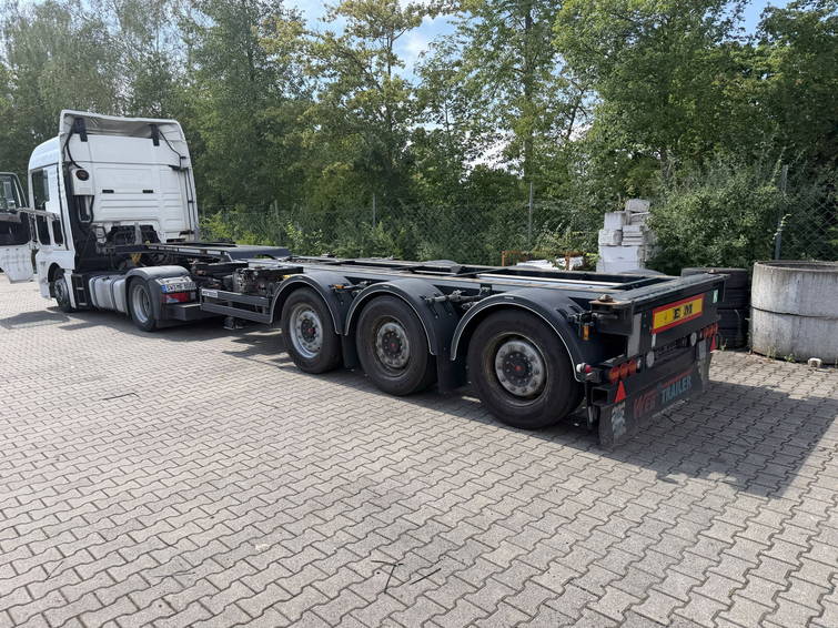 WEBTRAILER 12.2026 Lprs 24 3 Achs Container- Chassis incl. Generator TranscoolWenig Benutzt 2