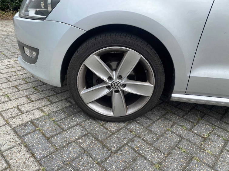 Volkswagen Polo 1.2 TSI Highline 12