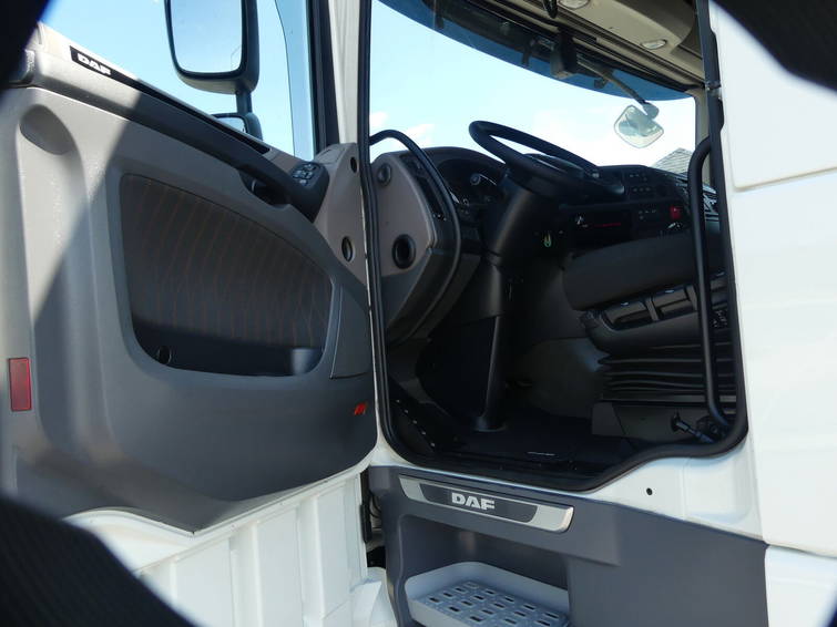 DAF XF 106.480 LOW Deck / Super Space CAB / Nowe Opony TYŁ / 19