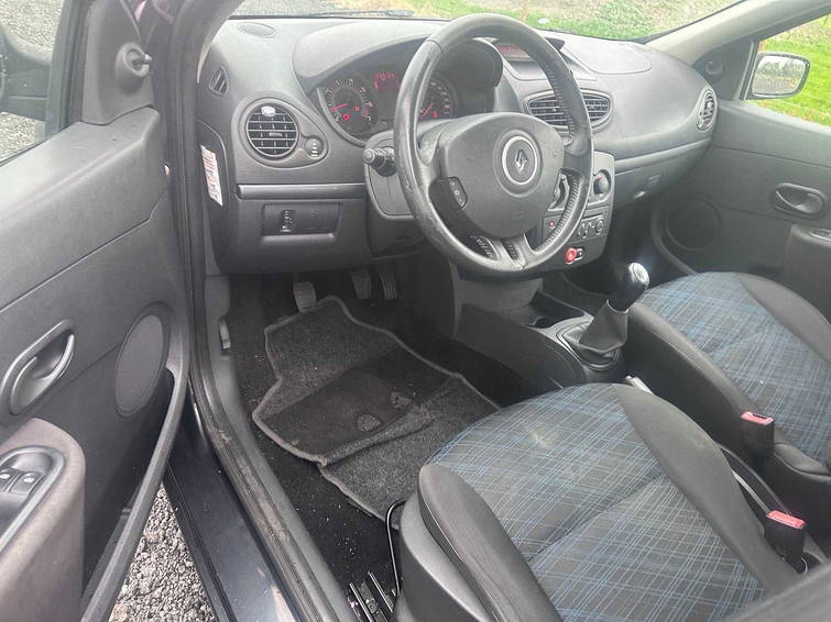 Renault Clio 1.2-16V Special Line 7