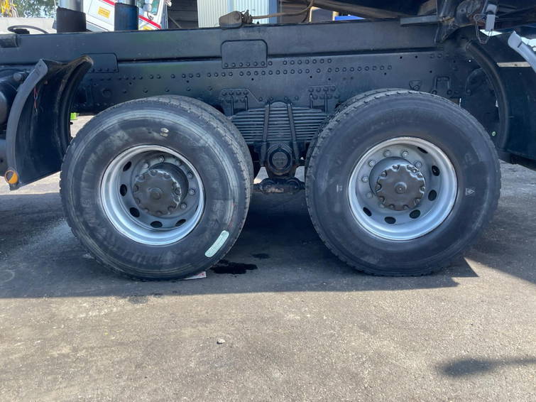 MAN 35 .332 Kipper 8x8 Big Axle's Full Spring Suspension Good Condition 9