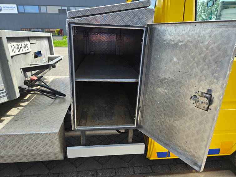 Volkswagen LT 46 TDI Veldhuizen transporter oplegger BE combi 18