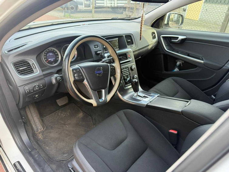 Volvo V60 2.0T Kinetic 6