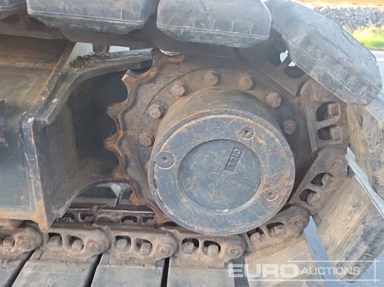 Komatsu PC80MR-3 16