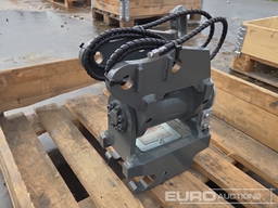 P145E217, Hydraulic Tilting Quick Hitch, SW10 Geel P145E217, Hydraulic Tilting Quick Hitch, SW10