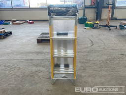 4Ft x 4 Stage Fibreglass Universal Step Ladder