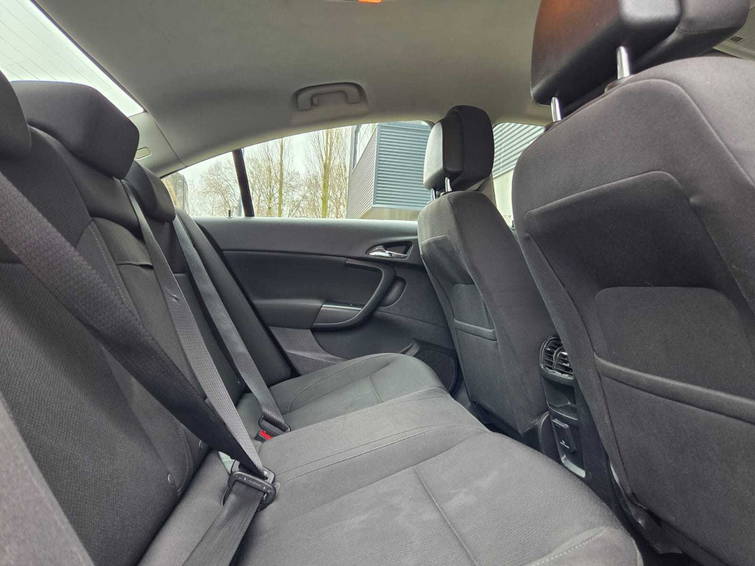 Opel Insignia 1.8 Business 27