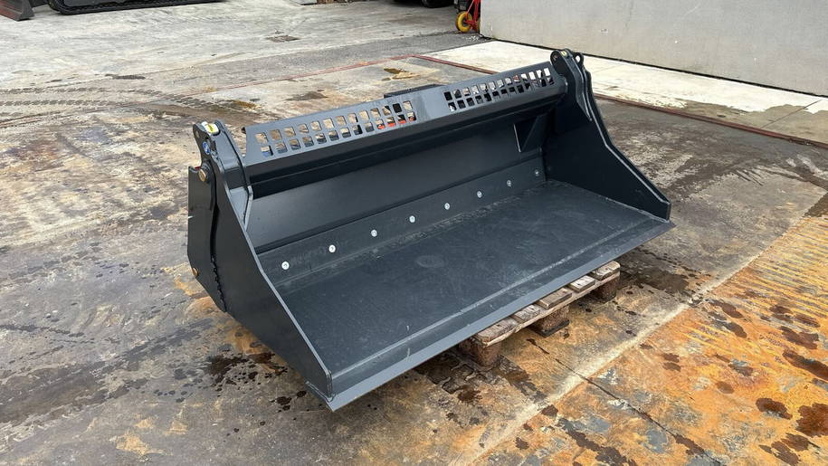 Diversen 4/1 - M4 con attacco per mini-pala Gehl / Bobcat 2