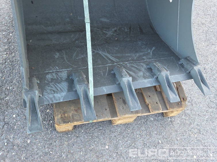 WACKER NEUSON 40" Digging Bucket to suit 50mm Pin 7