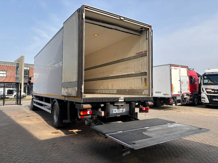 Volvo FL 240 + Thermo King + Chereau + Euro 5 + Elevator 5