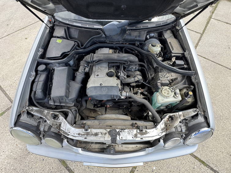 Mercedes-Benz E-klasse Combi 200 Elegance airco automaat 23