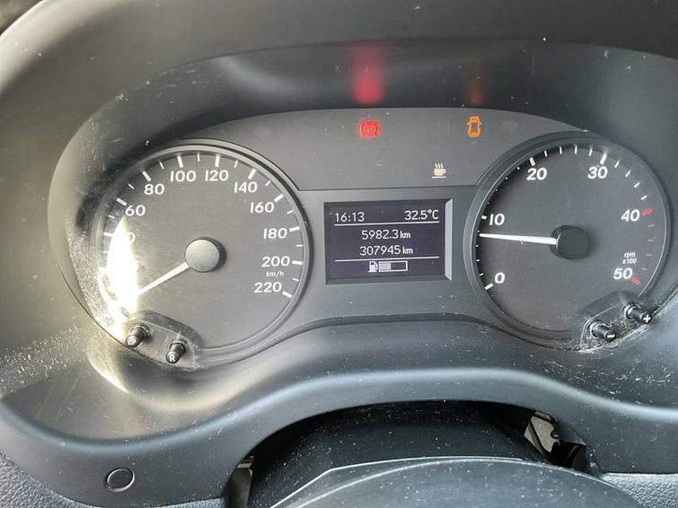 Mercedes-Benz Vito 9