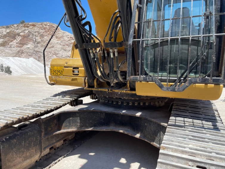 Caterpillar 330D LN 21